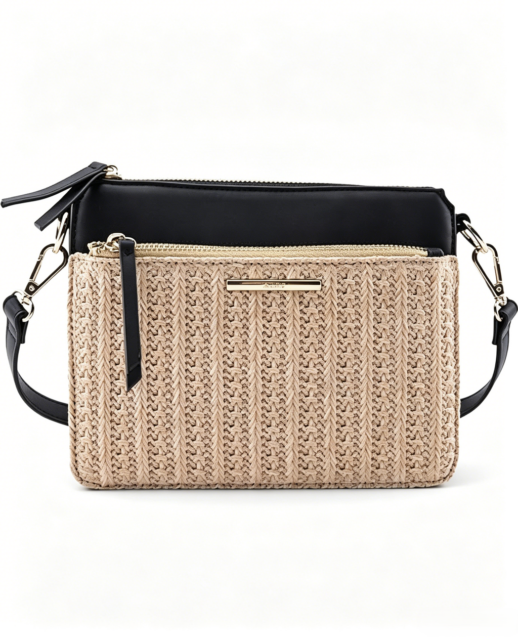 The tote bag ensures neat stitching, sturdy hardware, and durable material, making it a suitable commuter bag for women.