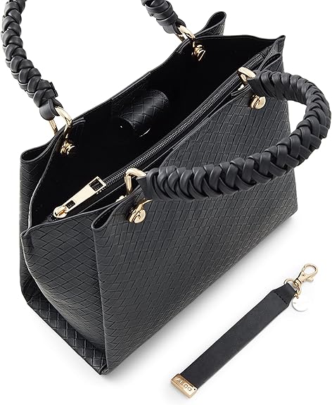A women's tote bag can ensure you exhibit elegance and grace in various occasions.