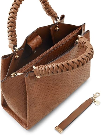 A women's tote bag can ensure you exhibit elegance and grace in various occasions.