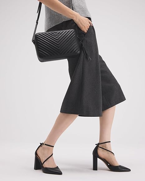 Ladies' handbags, an exclusive accessory with a delicate and smooth texture.