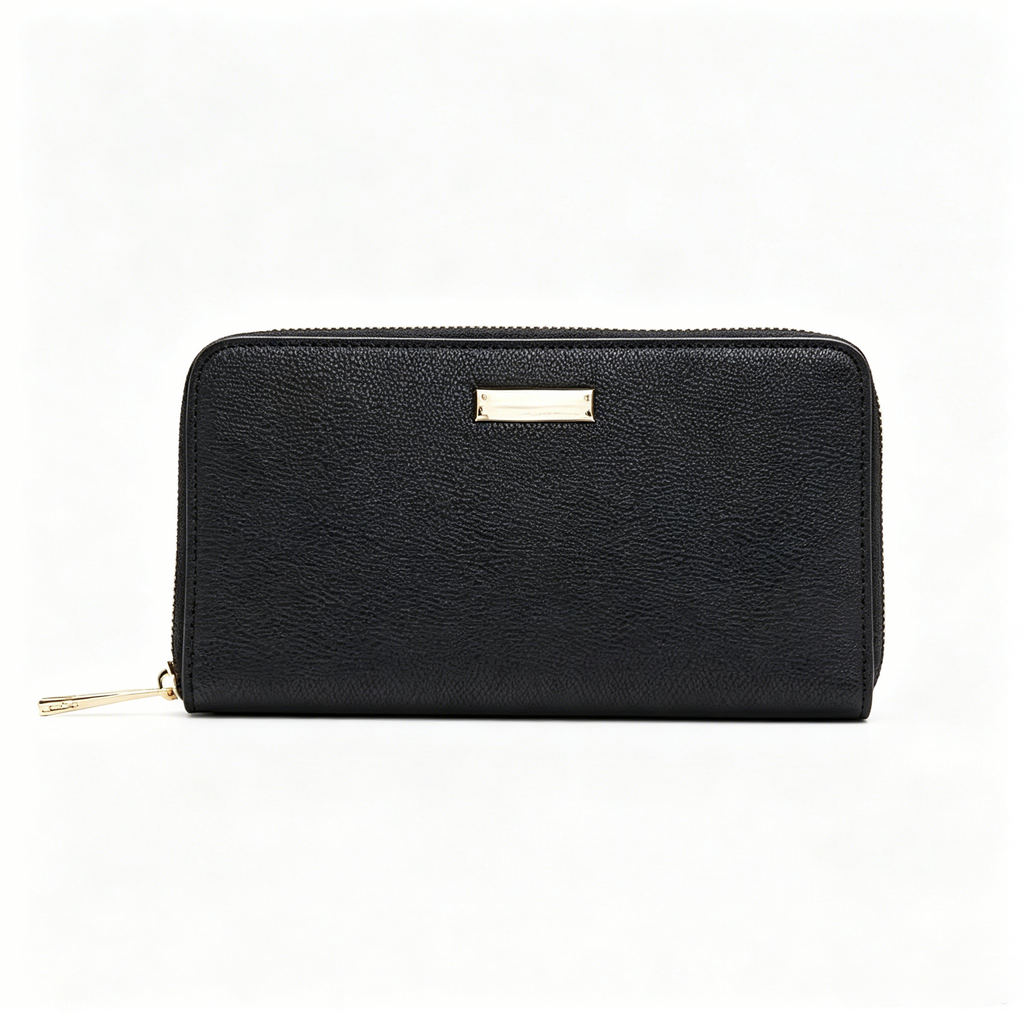 The women's tote bag, every stitch and every thread showcases the craftsmanship.